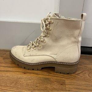 Universal Thread Canvas Boots